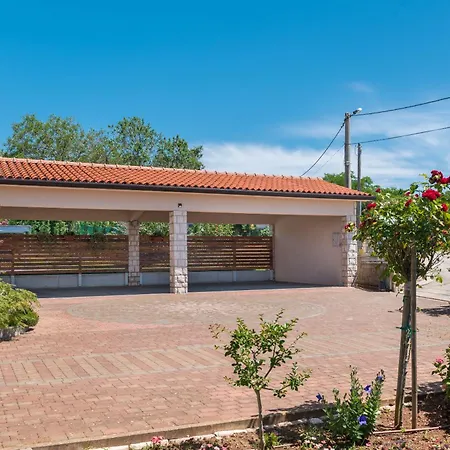 House Olive Grove With Pool And Garden Vakantiehuis Labin (Istria)
