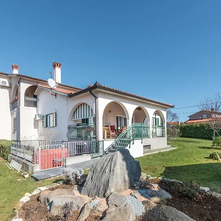 House Olive Grove With Pool And Garden * Labin (Istria)