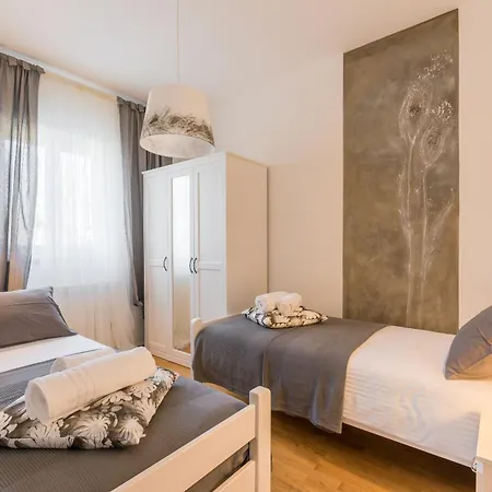 Vakantiehuis House Olive Grove With Pool And Garden Labin (Istria)