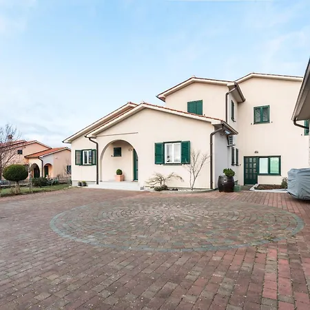 House Olive Grove With Pool And Garden Vakantiehuis