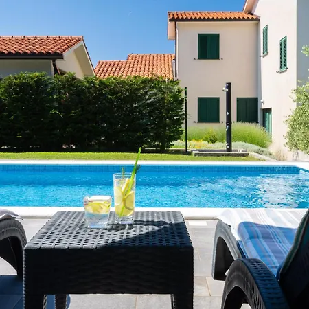 House Olive Grove With Pool And Garden Vakantiehuis *