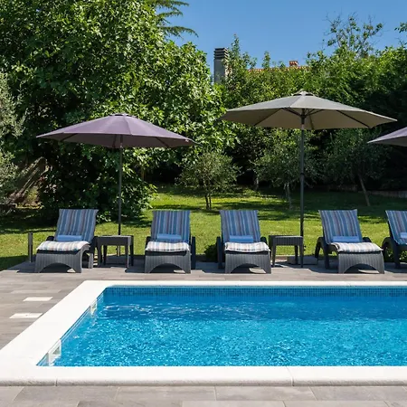 Vakantiehuis House Olive Grove With Pool And Garden *